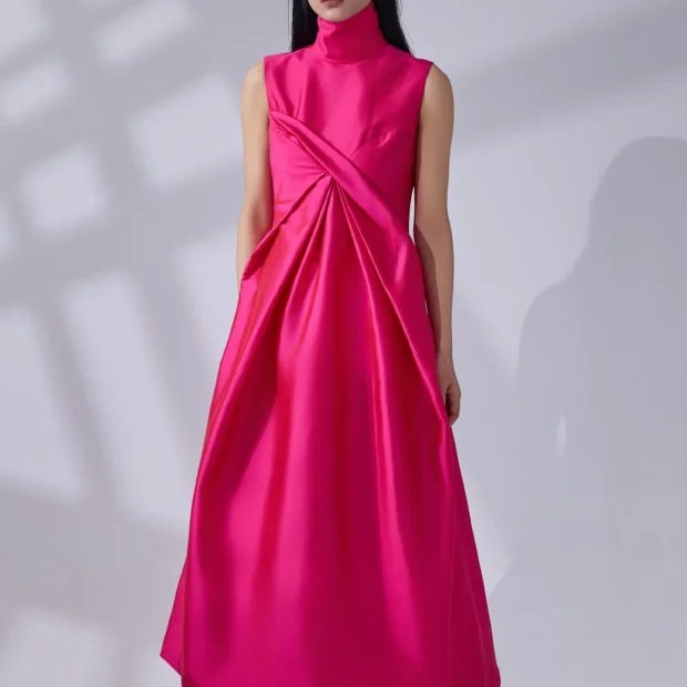 Victoria’s fuchsia dress